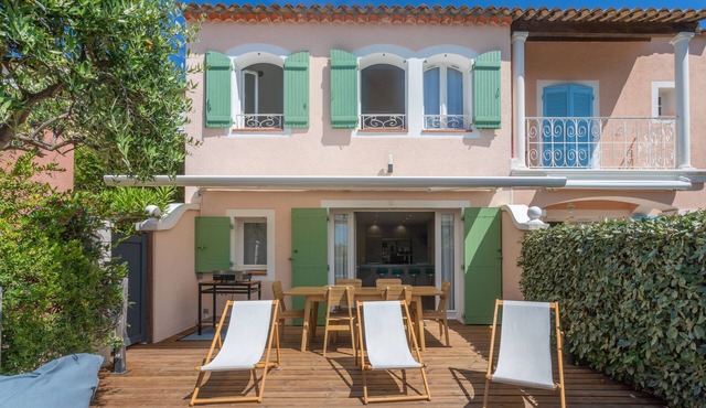 Holiday Home 'Alpaga Esterel Sea View' with Sea View, Wi-Fi and Air Conditioning
