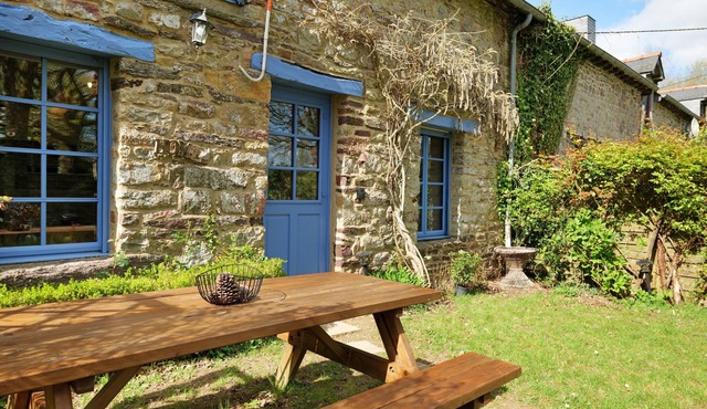 Holiday Home “Gîte La Longère de Brocéliande” with Private Garden