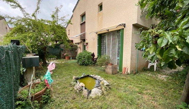 Holiday Home in Pradines with Renovated Private Garden