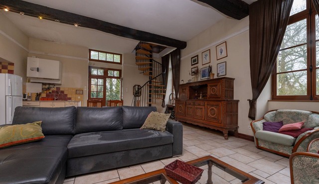 Holiday Home 'Le Crévy - Le Chateau - 8 Pers' with Private Terrace, Shared Garden and Wi-Fi