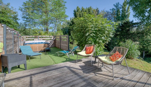 Holiday Home 'Maison Avec Piscine Et Remous' with Private Pool, Terrace and Wi-Fi