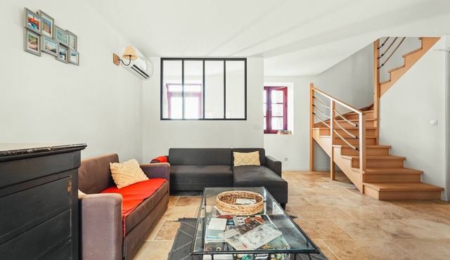 Holiday Home 'Maison De Campagne SPA, Rennes Parc Expo' with Jacuzzi, Private Garden & Wi-Fi