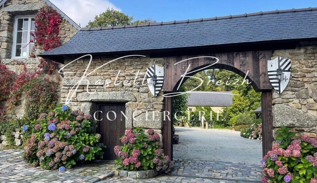 Holiday house St Nicolas du Pélem for 1 - 4 persons with 2 bedrooms - Holiday house