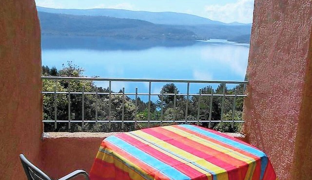 Homerez - Apt lake view, terrace, Ste. Croix-Verdon