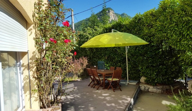 Homerez - Nice appartement for 6 ppl. with garden and terrace at Annot