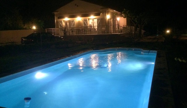 Homerez - Villa for 6 ppl. with swimming-pool, garden and terrace at Gardanne