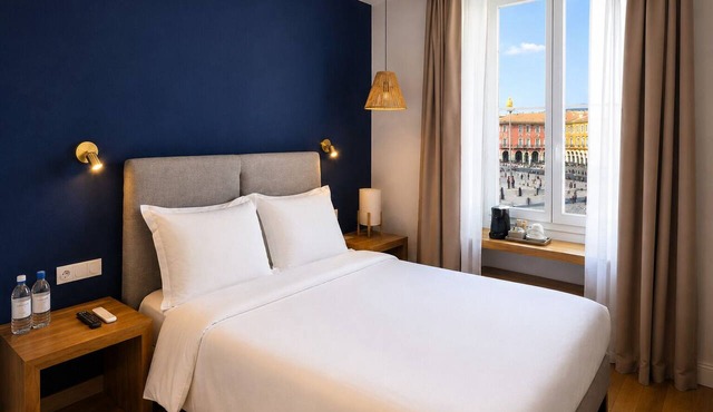 Hotel De La Mer