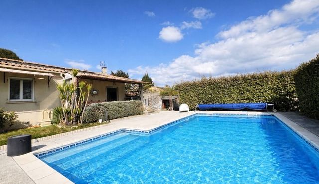 House in Provence with swimming pool, jacuzzi, garden on one level