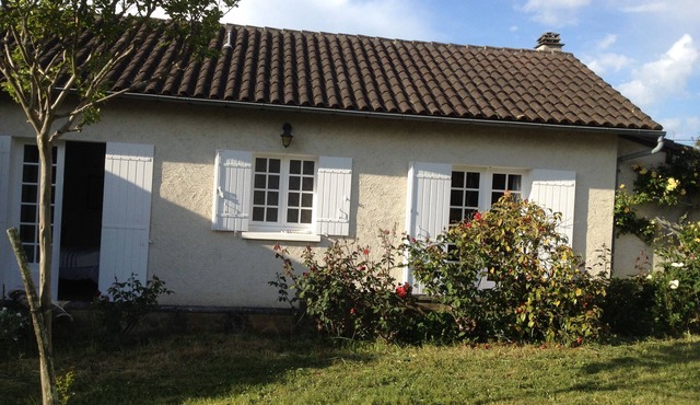 IN PERIGORD: RIBERACOIS COUNTRY HOUSE 3 bedrooms quiet, serene environment