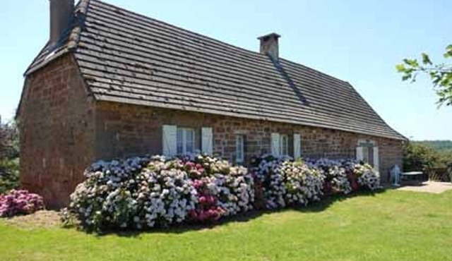 Isolated house with fireplace, pets allowed, near historical sites