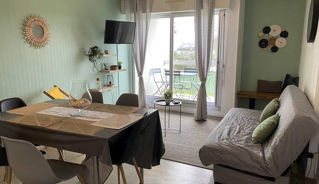 Joli Appartement à la Décoration Soignée à 50m de la Plage de Pen Guen