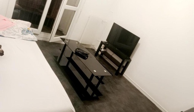 Joli Studio avec Balcon proche de tout