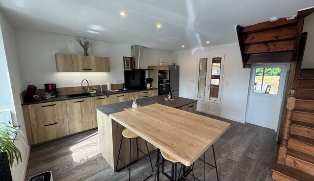 Just minutes from everything! Family townhouse close to all amenities