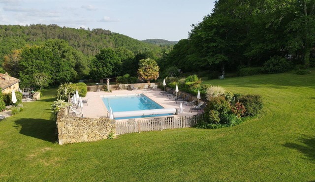 L'Erable, located on the magnificent Domaine de Cournet Haut