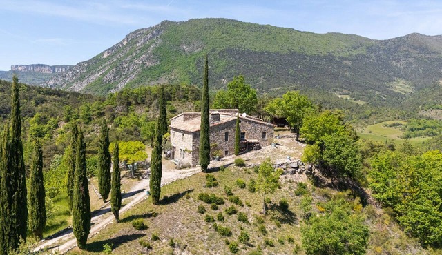 La Bégude - En pleine nature avec piscine privée