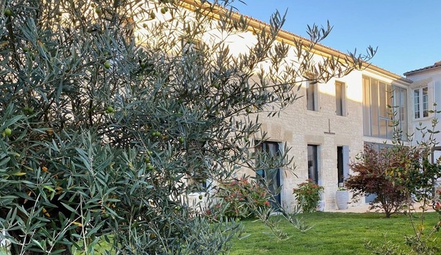 LA BATISSE CHALOU 10 km from the SEA and 18 km from la ROCHELLE