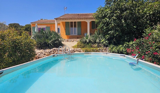 LA FIGUIERE: PLEASANT HOUSE WITH GARDEN, ABOVE-GROUND POOL, IN THE COUNTRYSIDE