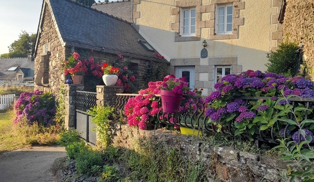 LA Maison DE Perret
