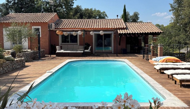 Large 13 person villa in the Var - Heated pool, families & groups