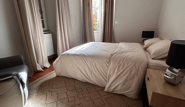 Large, comfortable apartment right in the center of town, ideal for families.