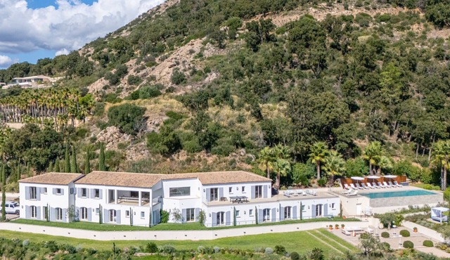 Large property, sleeps up to 16, panoramic sea view