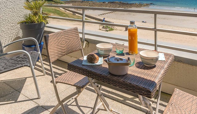 Larmor-Plage 1BR with Terrace and Garage