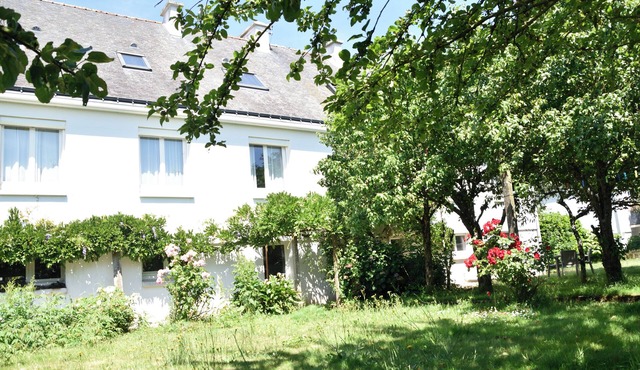 Le Clos d'argoat. House with games room, ideal for groups.