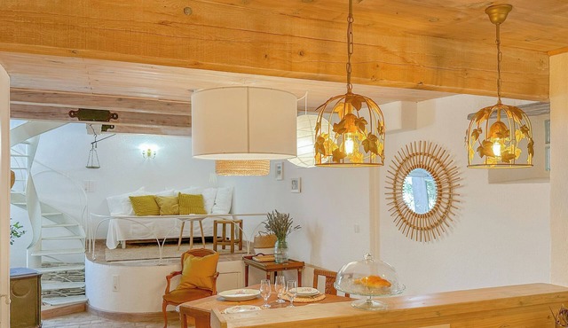 Le Cocon. Village house in Provence