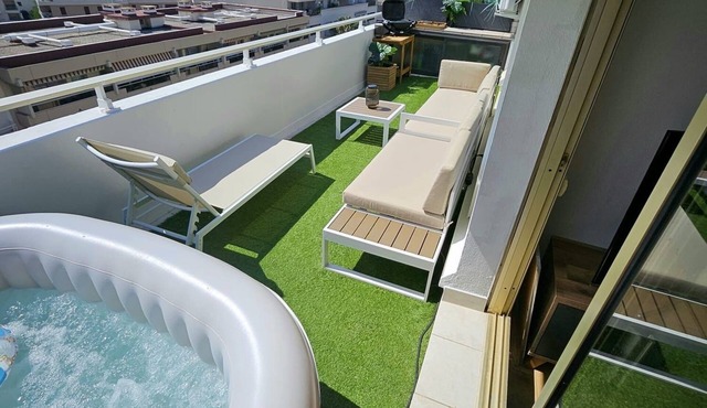 Le Duplex, 90 m2 luxury apartment 5 min from the beaches of Juan les pins