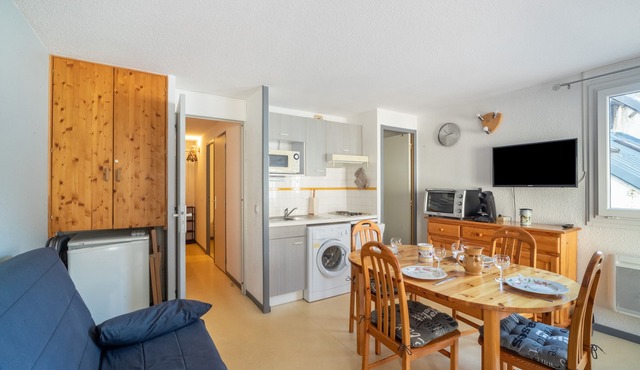 Le Maintenon - One Bedroom Apartment, Sleeps 4