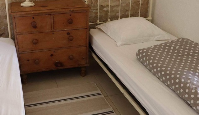 Le Pressoir - Traditional Farmhouse nr La Rochelle. beaches 20 mins and a pool.