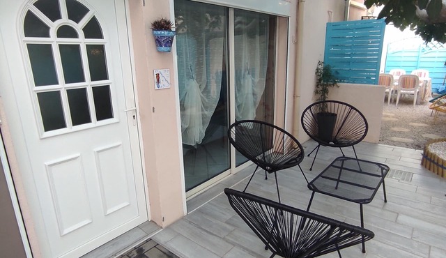 Les Orchidées Guest Rooms – Wi-Fi and Air Conditioning Included