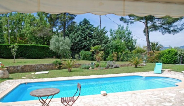 Les Piboules by Interhome