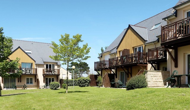 Les Roches Douvres 36X by Interhome