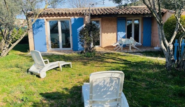 Location climatisée, piscine, chiens acceptés, jardin clôturé, parking, provence , wifi