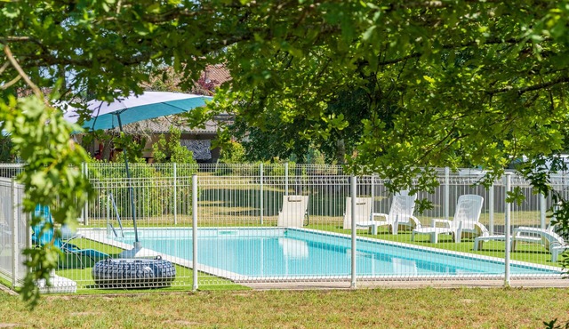 "Lodge 3" with Shared Pool, Private Terrace and Shared Garden