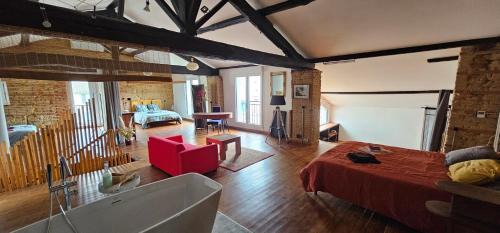 Loft industriel de 220 métres carré sur deux niveaux
