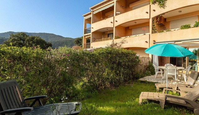 Lovely apartment for 3 guests with WIFI, A/C, TV, patio and pets allowed