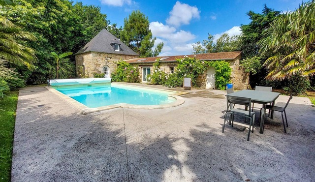 Lovely home in Ploubezre