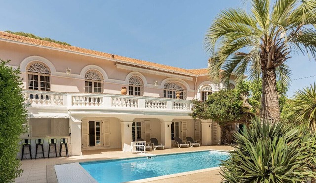 LUXURIOUS VILLA SWIMMING POOL, PRIVATE ACCESS DIRECT TO BEACH 24 pers St Raphael