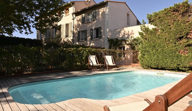 Luxury air-conditioned 3-bedroom gîte with private terrace and shared swimming pool