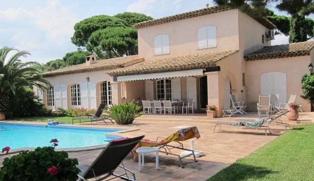 Luxury villa, private pool, sea view, 400m' walk from the Grande Bleue.