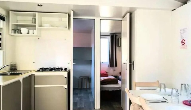 Lys 4-Room Mobile Home, Sleeps 6, Air-Conditioned