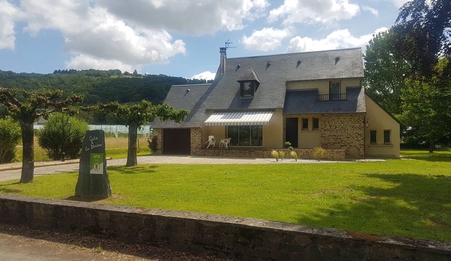 Magnificent gite les Periéres: comfortable gite with jacuzzi, air conditioning, .