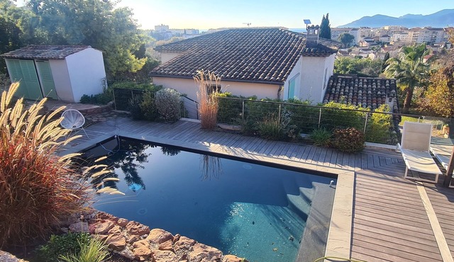 Maison Avec Terrasse et Piscine à Deux pas de la mer