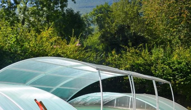 Maison charmante à Gembrie + Piscine partagée & vue montagne