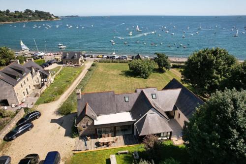 Maison Chevoir pieds dans l'eau