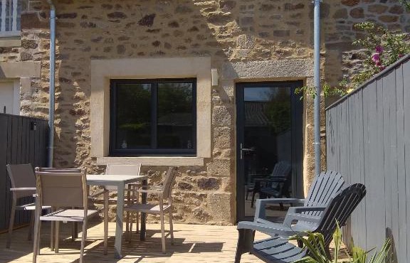 Maison Cosy entre CAP FREHEL et SAINT MALO 1km PLAGE 5min GR34 Wifi Jardin Vélos "CASA OHANA"