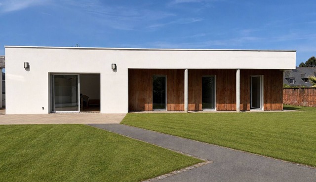 Maison Danzo in the pretty bay of St-Brieuc