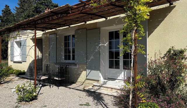 Maison de Campagne sur un Terrain de 2 ha, Proche de L'isle sur la Sorgue